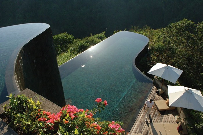 Top 10 of the most beautiful hotel pools - Ubud Hanging Gardens - Top 10 of the most incredible hotel pools around the world