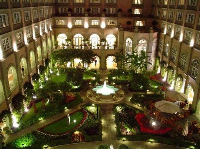 Top 5 business hotels in the world