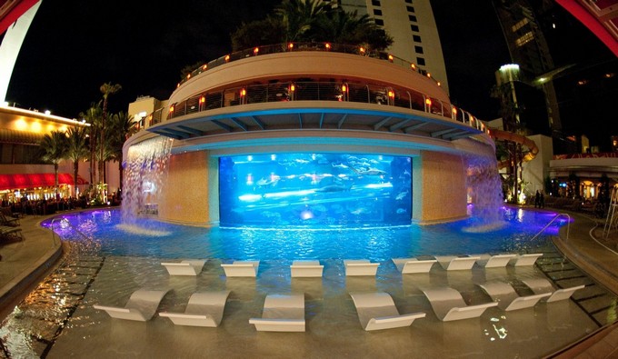 Best pool hotels in Las Vegas