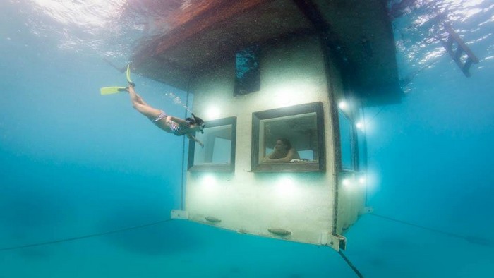 This private floating hotel has an underwater bedroom
