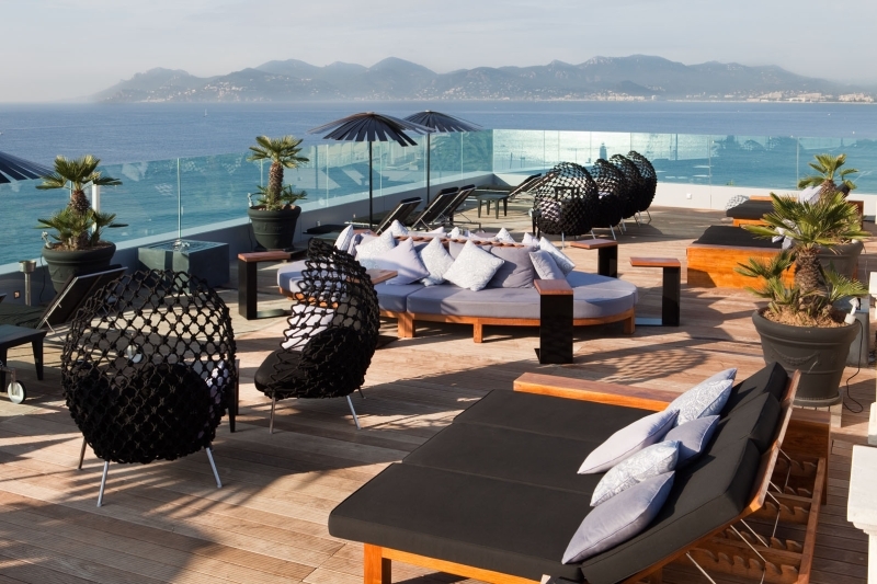 "10 Incredible Rooftop Bars Around the World - Radisson Blu 1835 Hotel & Thalasso"