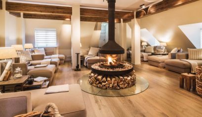 Fairmont Hotel Vier Jahreszeiten, A Crown in Hamburg’s Hospitality