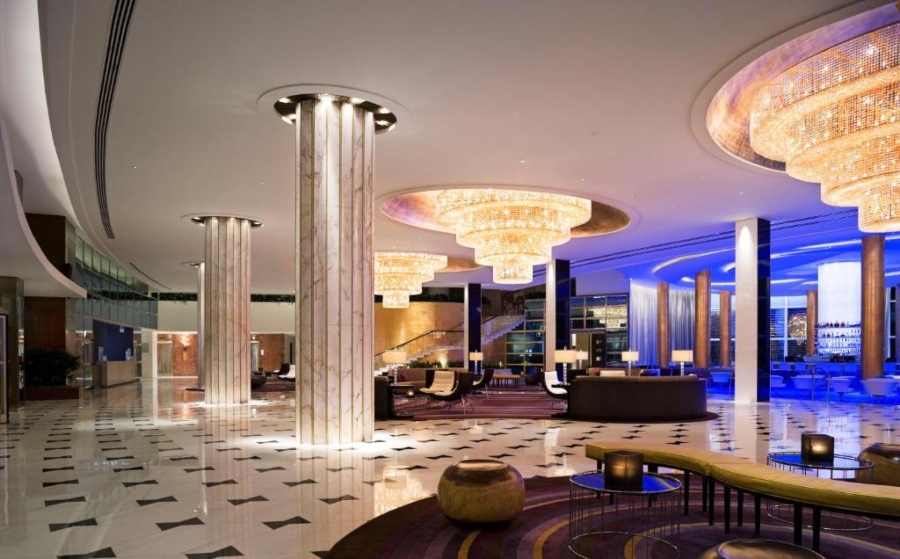 Luxury Hotels: excentric common area.